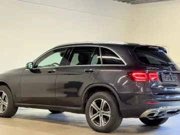 MERCEDES-BENZ GLC 300de 4Matic ACC Matrix Pano Ambilight