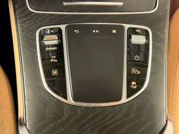 MERCEDES-BENZ GLC 300de 4Matic ACC Matrix Pano Ambilight