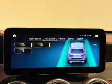 MERCEDES-BENZ GLC 300de 4Matic ACC Matrix Pano Ambilight