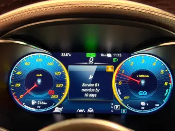 MERCEDES-BENZ GLC 300de 4Matic ACC Matrix Pano Ambilight