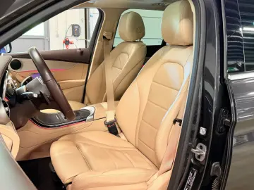 MERCEDES-BENZ GLC 300de 4Matic ACC Matrix Pano Ambilight