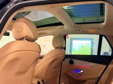 MERCEDES-BENZ GLC 300de 4Matic ACC Matrix Pano Ambilight