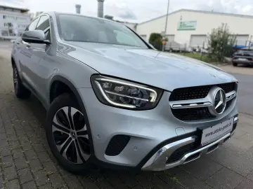 MERCEDES-BENZ GLC 300 DE 4MATIC Coupé PHEV Leder LED Kamera