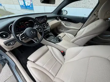 MERCEDES-BENZ GLC 300 DE 4MATIC Coupé PHEV Leder LED Kamera