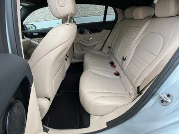 MERCEDES-BENZ GLC 300 DE 4MATIC Coupé PHEV Leder LED Kamera