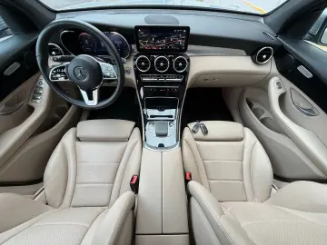 MERCEDES-BENZ GLC 300 DE 4MATIC Coupé PHEV Leder LED Kamera