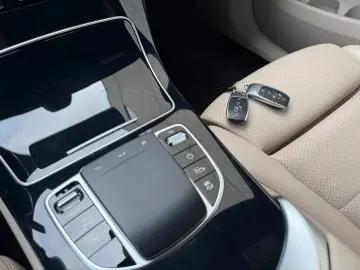 MERCEDES-BENZ GLC 300 DE 4MATIC Coupé PHEV Leder LED Kamera