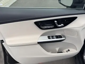 MERCEDES-BENZ GLC 220 d Panorama Memory Kamera Leder…
