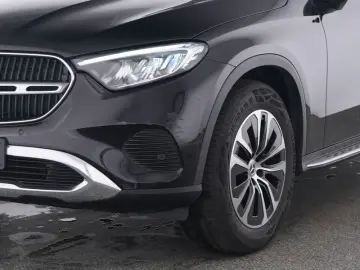 MERCEDES-BENZ GLC 220 d 4M Avantgarde LED 360 Pano AHK Distr