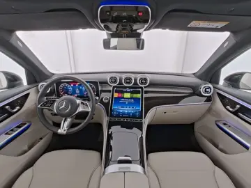 MERCEDES-BENZ GLC 220 d 4M Avantgarde LED 360 Pano AHK Distr