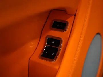BENTLEY Bentayga S Hybrid  BELUGA-INT 22 LM 1.HAND PANO
