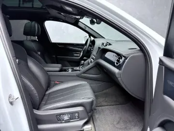 BENTLEY Bentayga V8 EWB BLACKLINE PANO NAIM 22  FULL PPF