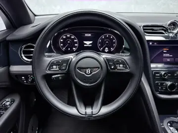 BENTLEY Bentayga V8 EWB BLACKLINE PANO NAIM 22  FULL PPF