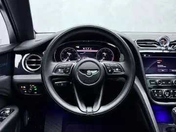 BENTLEY Bentayga V8 EWB BLACKLINE PANO NAIM 22  FULL PPF