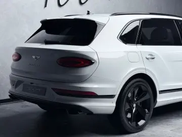BENTLEY Bentayga V8 EWB BLACKLINE PANO NAIM 22  FULL PPF