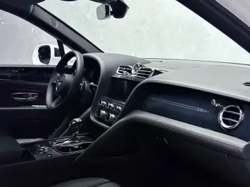BENTLEY Bentayga V8 EWB BLACKLINE PANO NAIM 22  FULL PPF