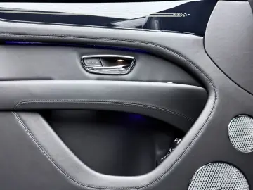BENTLEY Bentayga V8 EWB BLACKLINE PANO NAIM 22  FULL PPF