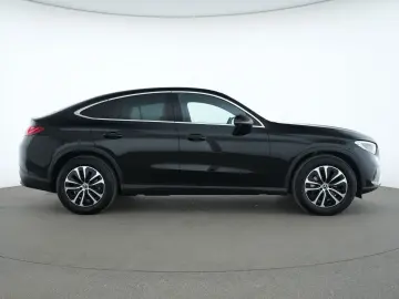 MERCEDES-BENZ GLC 300 d 4Matic Avantgarde LED Kamera…