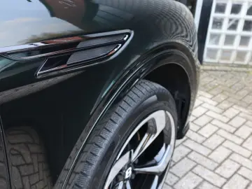 BENTLEY Bentayga S 4.0 V8   Mulliner  Naim Audio  Carbon