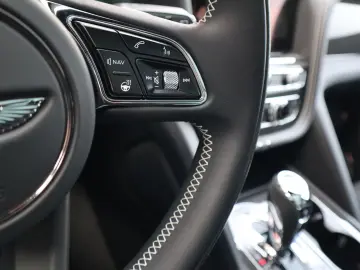 BENTLEY Bentayga S 4.0 V8   Mulliner  Naim Audio  Carbon
