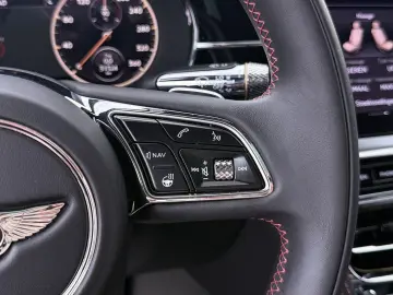 BENTLEY Flying Spur 2.9 V6 Azure   Rotating Display   Bl