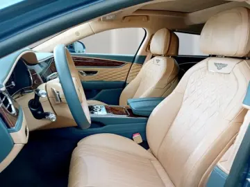BENTLEY Flying Spur Azure V8