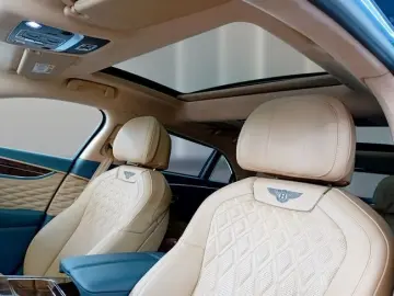 BENTLEY Flying Spur Azure V8