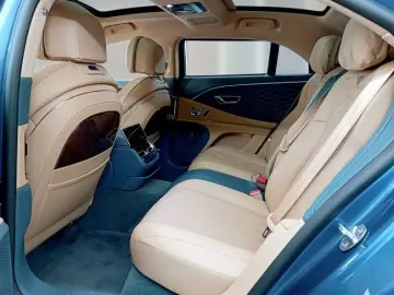 BENTLEY Flying Spur Azure V8