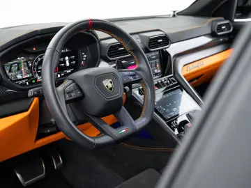 LAMBORGHINI Urus S MY23   Carbon Int   B&O