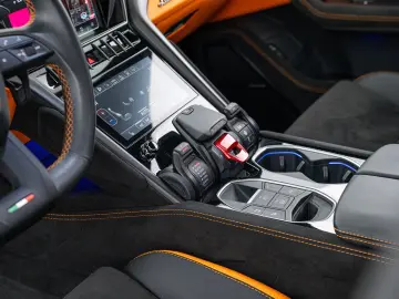 LAMBORGHINI Urus S MY23   Carbon Int   B&O