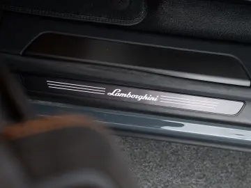LAMBORGHINI Urus S MY23   Carbon Int   B&O