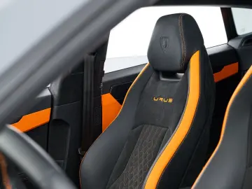 LAMBORGHINI Urus S MY23   Carbon Int   B&O