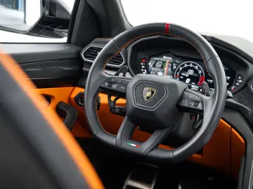 LAMBORGHINI Urus S MY23   Carbon Int   B&O