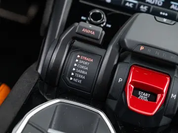 LAMBORGHINI Urus S MY23   Carbon Int   B&O