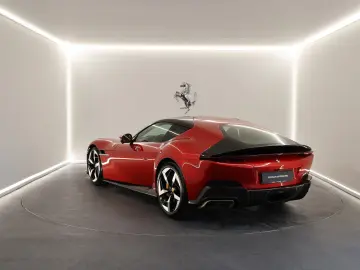 FERRARI 12Cilindri   Rosso Imola   Ferrari Approved