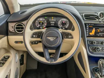 Bentley Bentayga Atelier   MY25