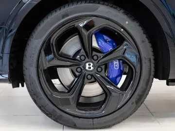 Bentley Bentayga S Black Edition V8 by BENTLEY