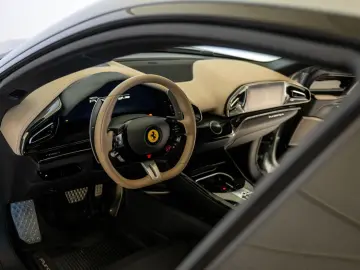 FERRARI Purosangue 6.5 V12 Pano  Lift  Burmester  EUR 37