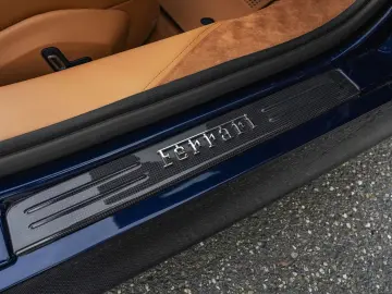 FERRARI SF90 Spider - Blu Montreal - Full option - Lift
