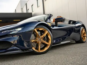 FERRARI SF90 Spider - Blu Montreal - Full option - Lift