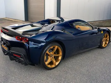 FERRARI SF90 Spider - Blu Montreal - Full option - Lift