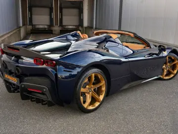 FERRARI SF90 Spider - Blu Montreal - Full option - Lift