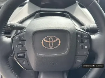 TOYOTA Prius Plug-in Hybrid UPE 48170! Navi LED MFL BT
