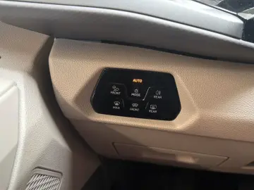 VW T7 Multivan Basis lang LÜ ACC AHK HUD LED 3-ZK