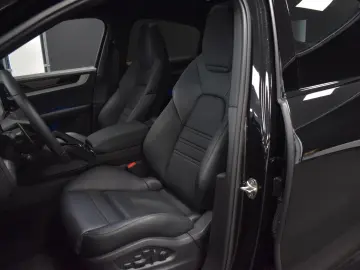 PORSCHE Cayenne Coupe E-Hybrid TURBO GT 470pk   PASSENGE