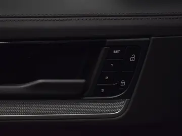 PORSCHE Cayenne Coupe E-Hybrid TURBO GT 470pk   PASSENGE