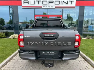 TOYOTA Hilux 2.8 D-4D 4x4 Double Invincible  ROLL