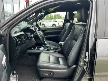 TOYOTA Hilux 2.8 D-4D 4x4 Double Invincible  ROLL