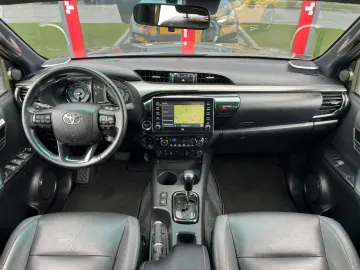 TOYOTA Hilux 2.8 D-4D 4x4 Double Invincible  ROLL