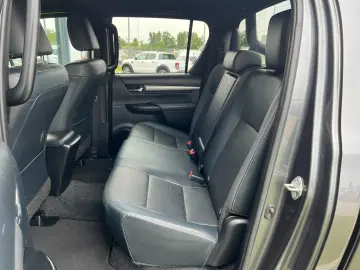 TOYOTA Hilux 2.8 D-4D 4x4 Double Invincible  ROLL